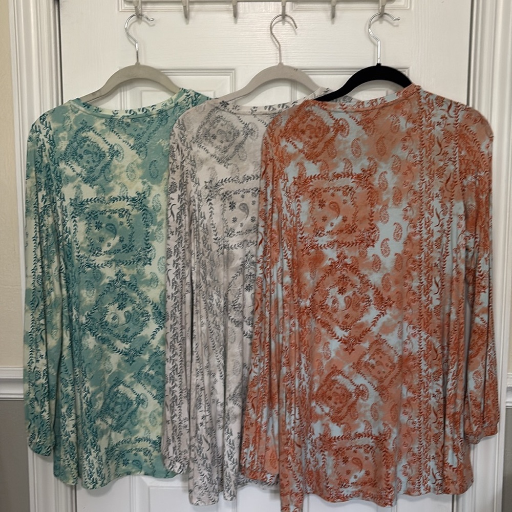 3 LOGO BOHO Bandana Print High Low Hem Bohemian Tops With Cuff Sleeves - Picture 3 of 16